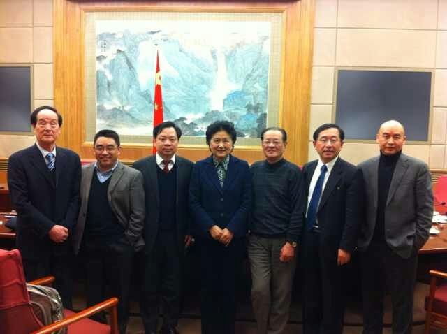 中國經(jīng)濟(jì)體制改革基金會(huì)我會(huì)余暉應(yīng)邀參加劉延?xùn)|副總理主持的醫(yī)改座談會(huì)